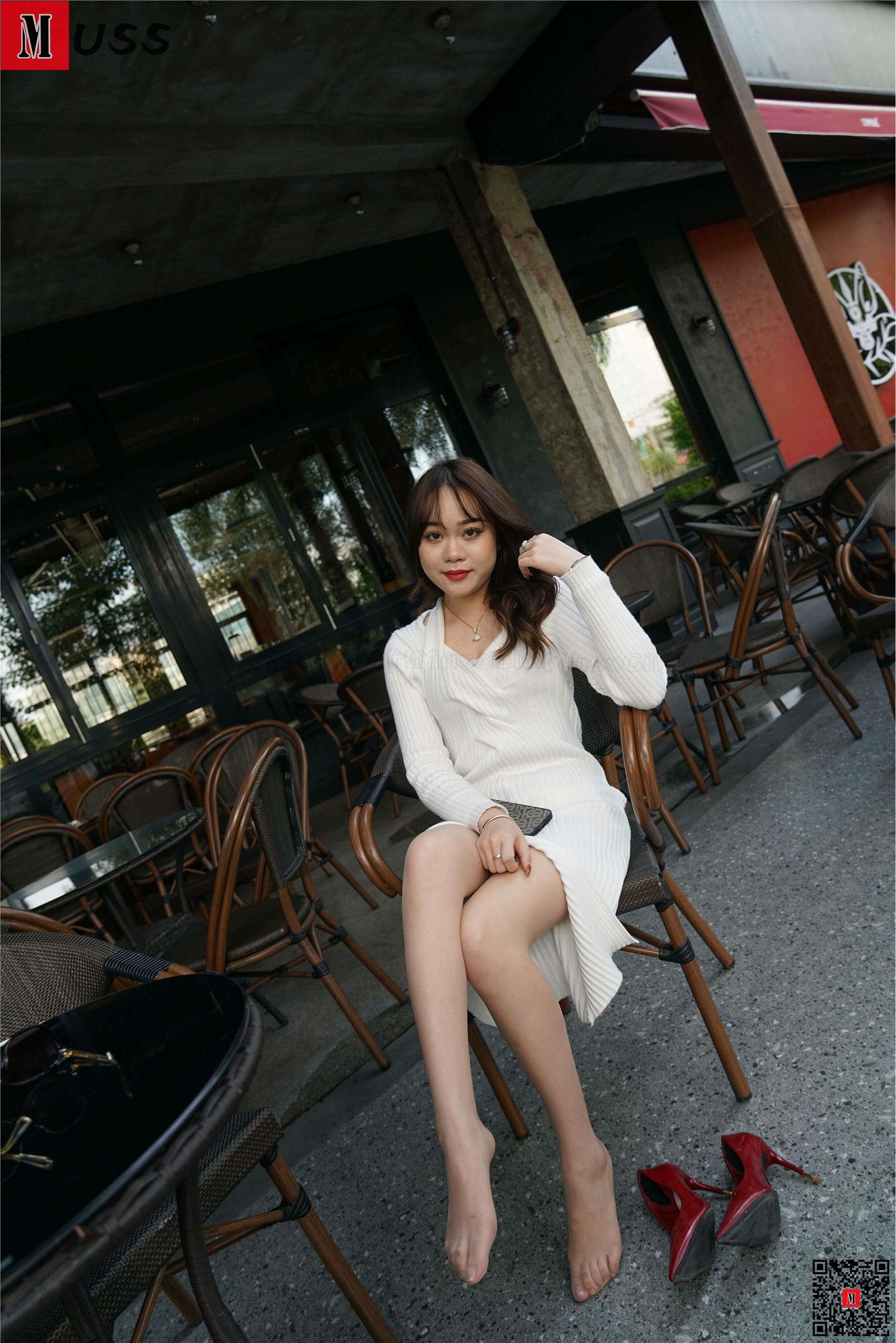 MussGirl慕丝女郎  NO.202 白色连衣裙高跟